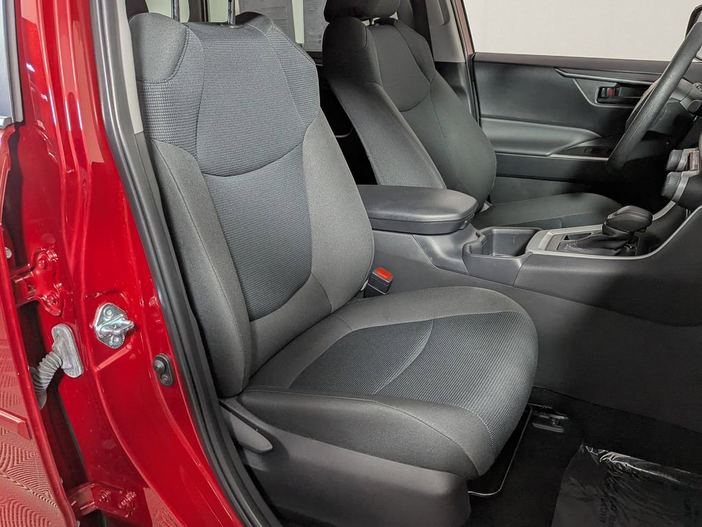 Certified 2025 Toyota RAV4 LE image 25