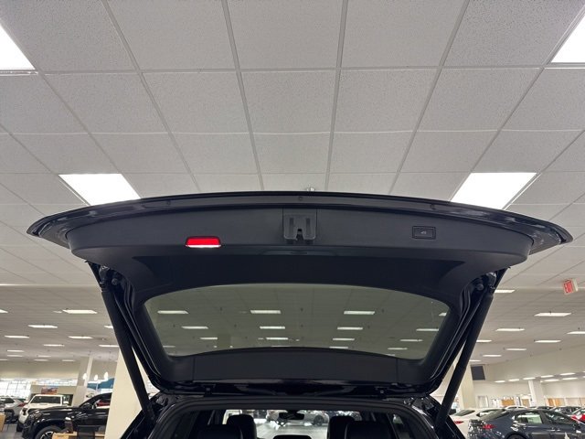 Used 2024 Volkswagen Tiguan SE R-Line image 16