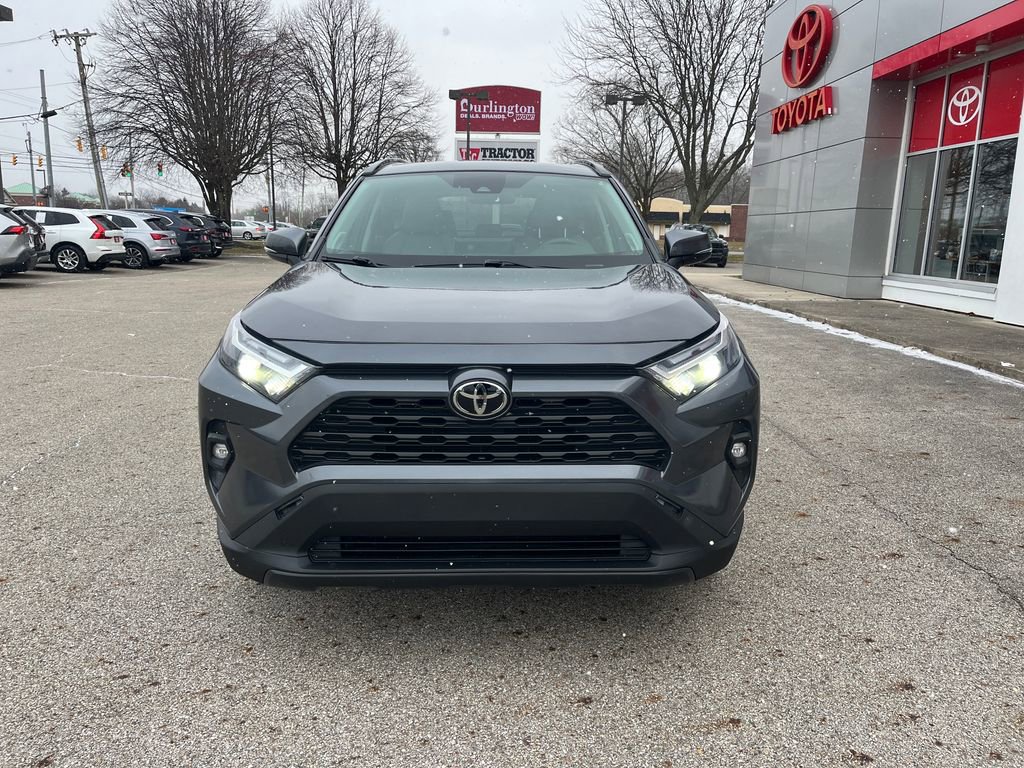 Used 2022 Toyota RAV4 XLE Premium image 8