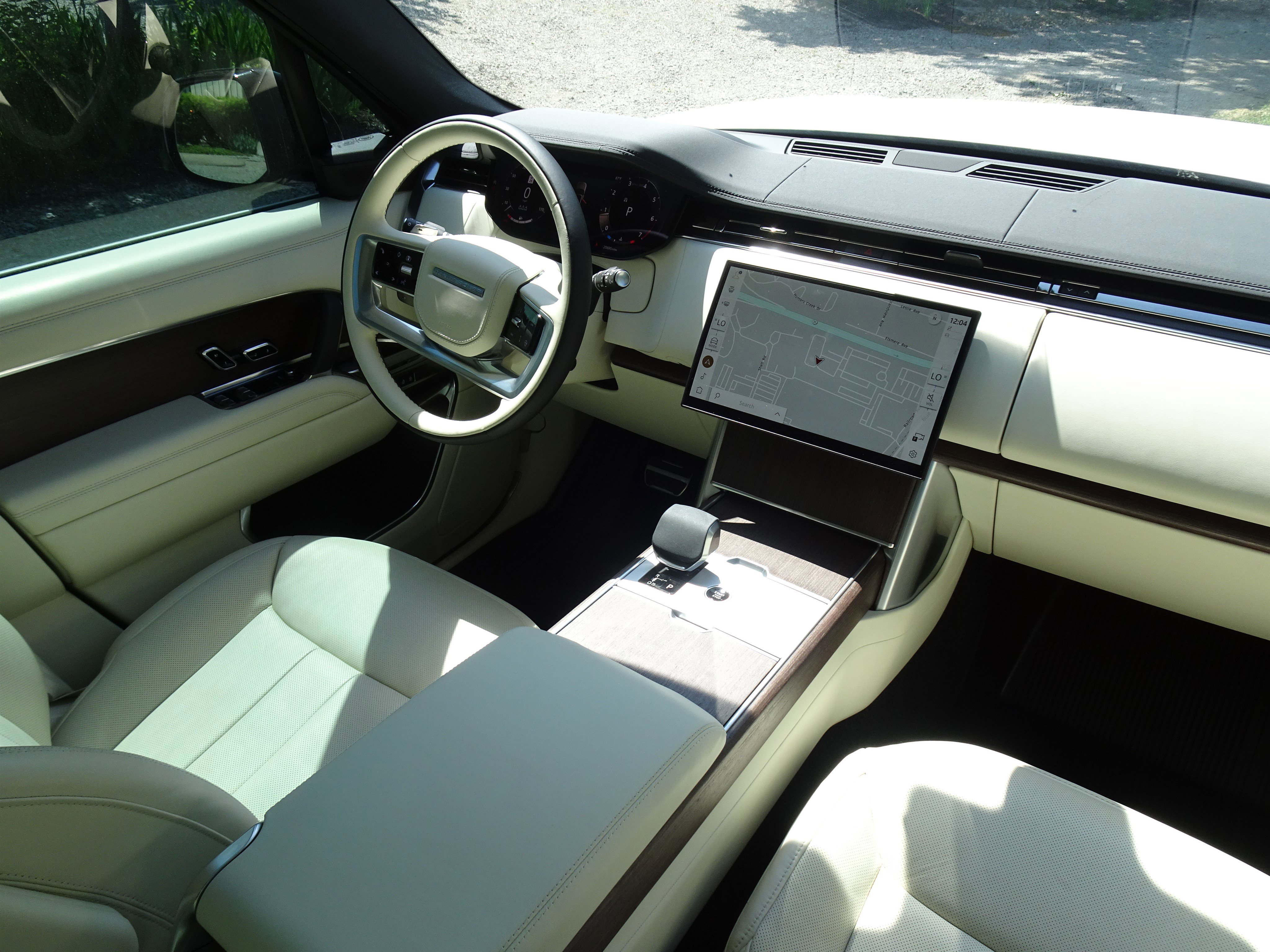 Certified 2025 Land Rover Range Rover SE AWD/4WD image 24