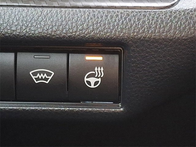 Used 2025 Toyota Prius AWD image 22