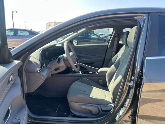 Used 2025 Hyundai Elantra SEL image 33