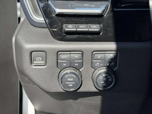 Used 2023 Chevrolet Silverado 1500 High Country w/ Technology Package AWD/4WD image 21