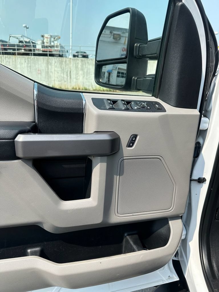 Used 2018 Ford F350 XLT w/ XLT Value Package AWD/4WD image 8