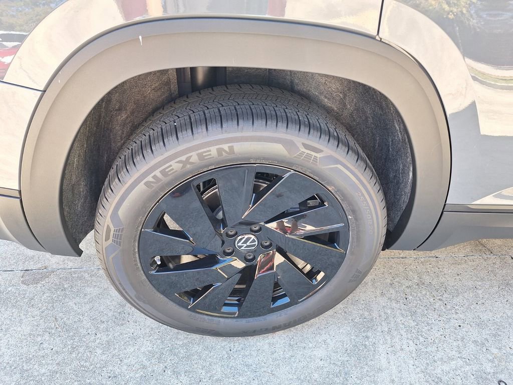 New 2026 Volkswagen Atlas SE image 29