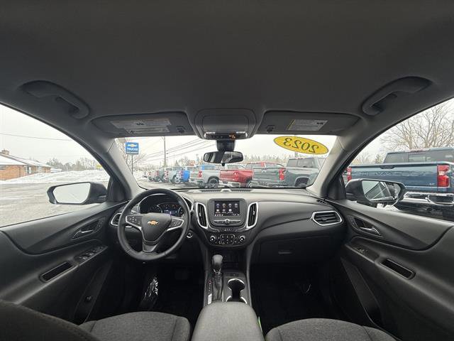 Used 2023 Chevrolet Equinox LT image 19