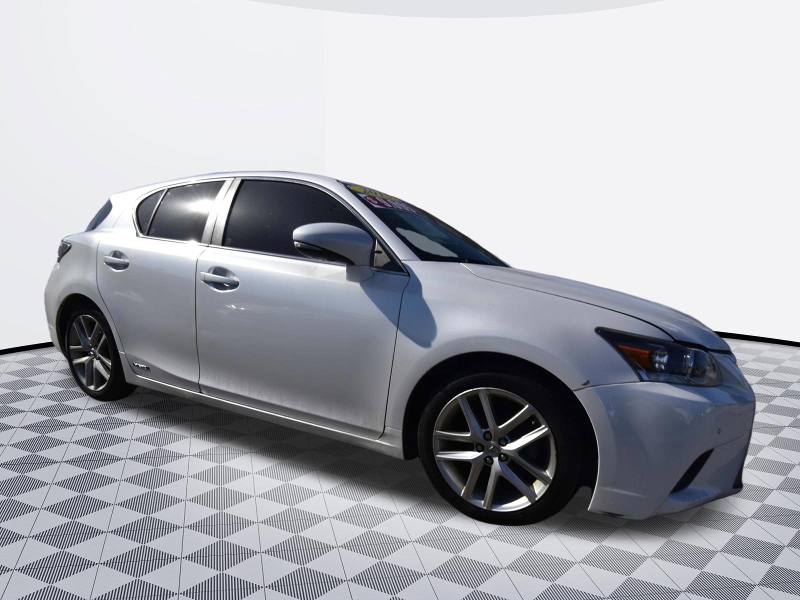 Used 2015 Lexus CT 200h w/ Navigation Package image 3
