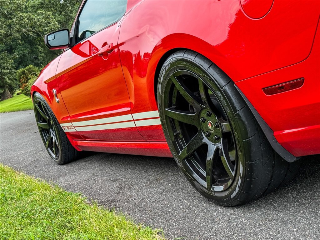 Used 2014 Ford Mustang Shelby GT500 w/ Equipment Group 821A RWD image 22