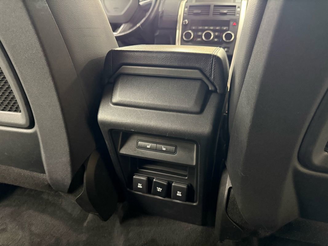Used 2018 Land Rover Discovery Sport SE image 24