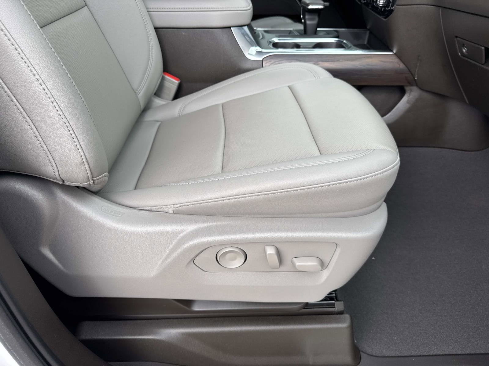 Used 2025 GMC Sierra 1500 SLT w/ SLT Premium Package image 11