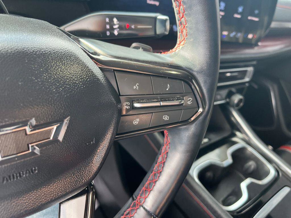 Used 2025 Chevrolet Traverse RS AWD/4WD image 12