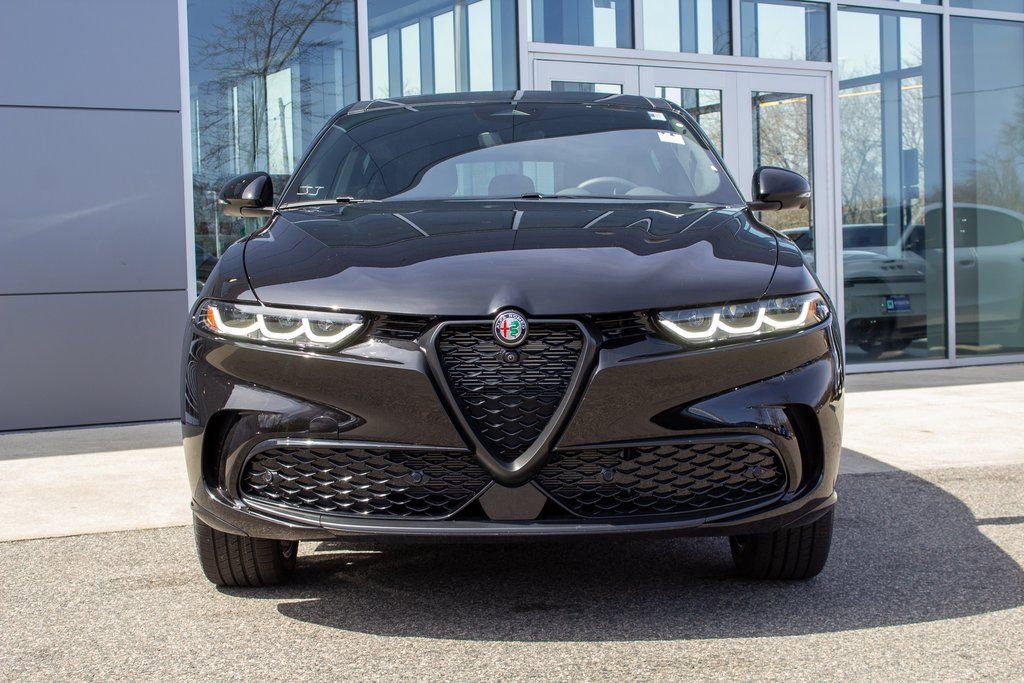 Used 2025 Alfa Romeo Tonale w/ Active Assist Package image 2