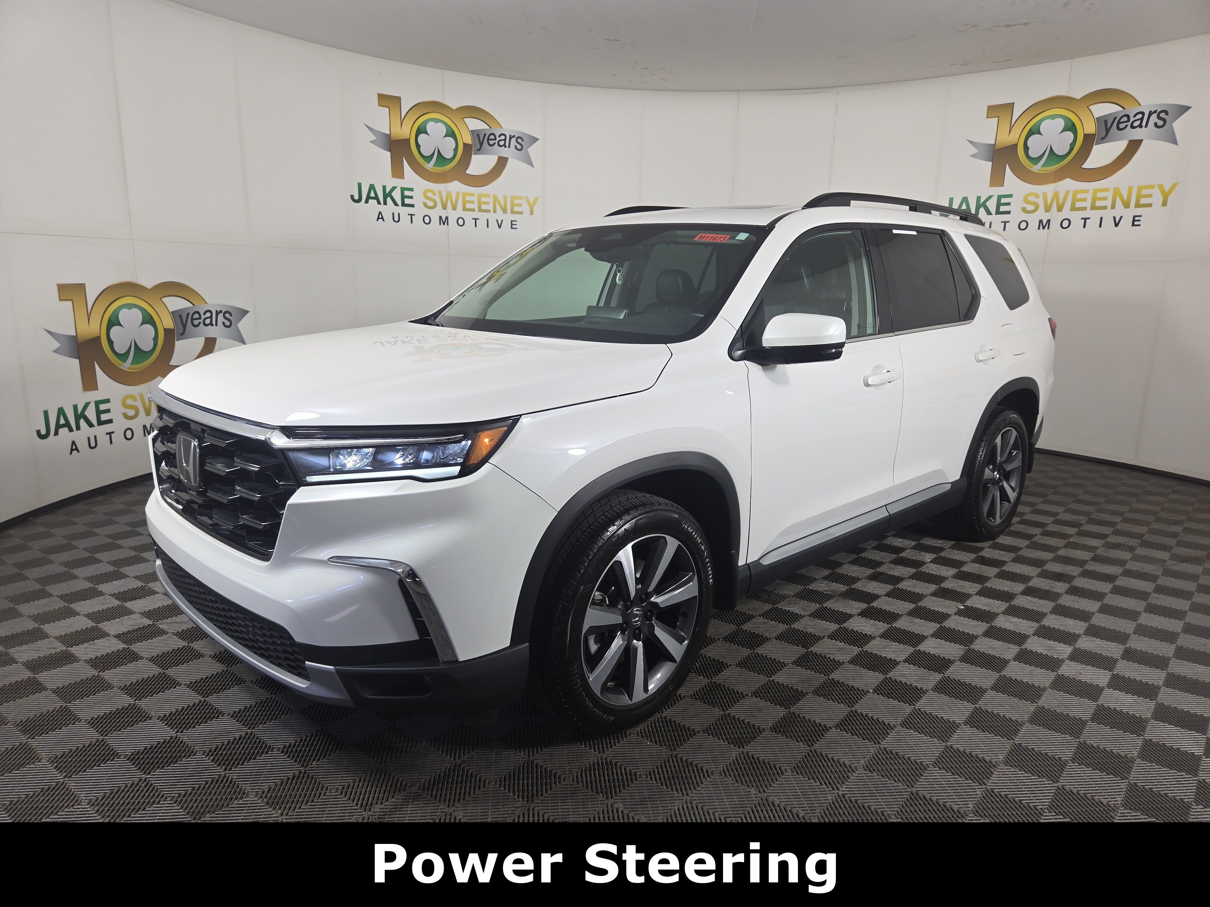 Used 2025 Honda Pilot Touring image 4
