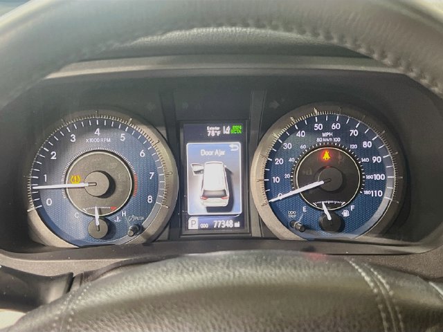Used 2018 Toyota Sienna XLE w/ XLE Navigation Package FWD image 12