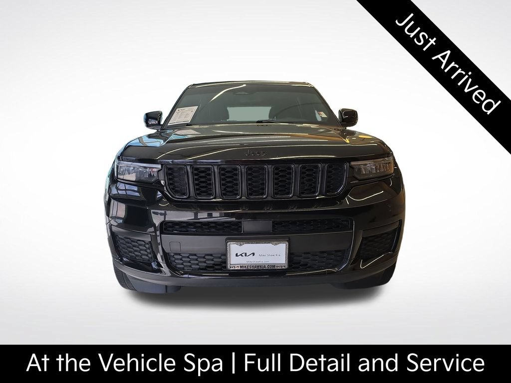 Used 2023 Jeep Grand Cherokee L Laredo RWD image 12