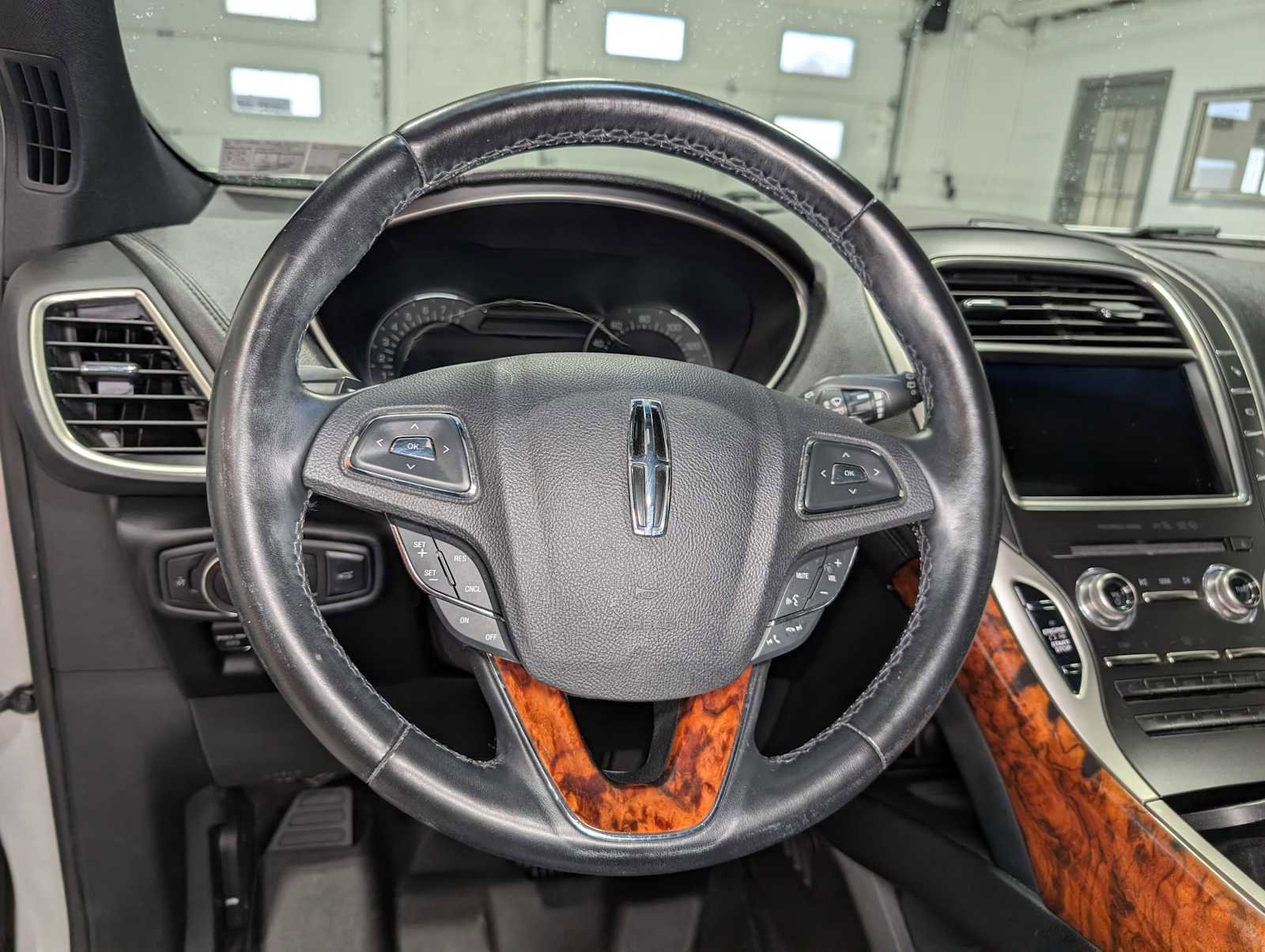 Used 2017 Lincoln MKX Reserve image 36