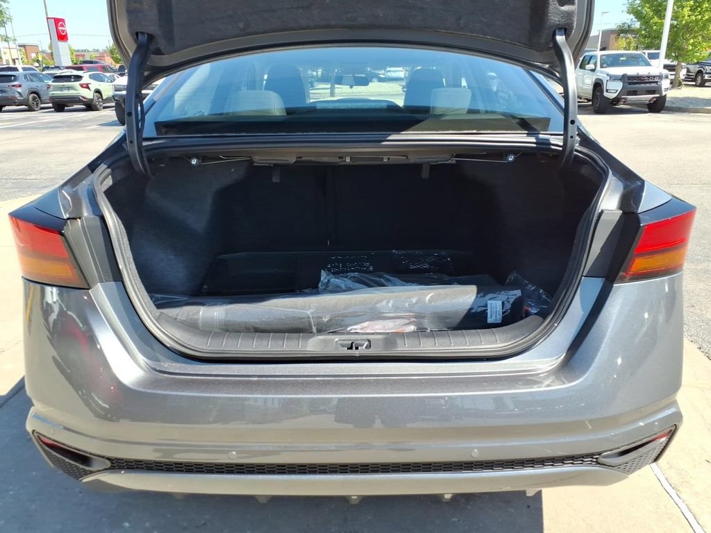 New 2026 Nissan Altima 2.5 SV AWD/4WD image 9