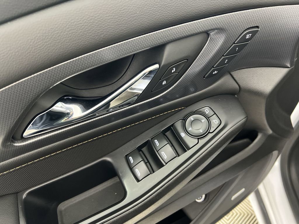 Used 2021 Chevrolet Traverse Premier image 25