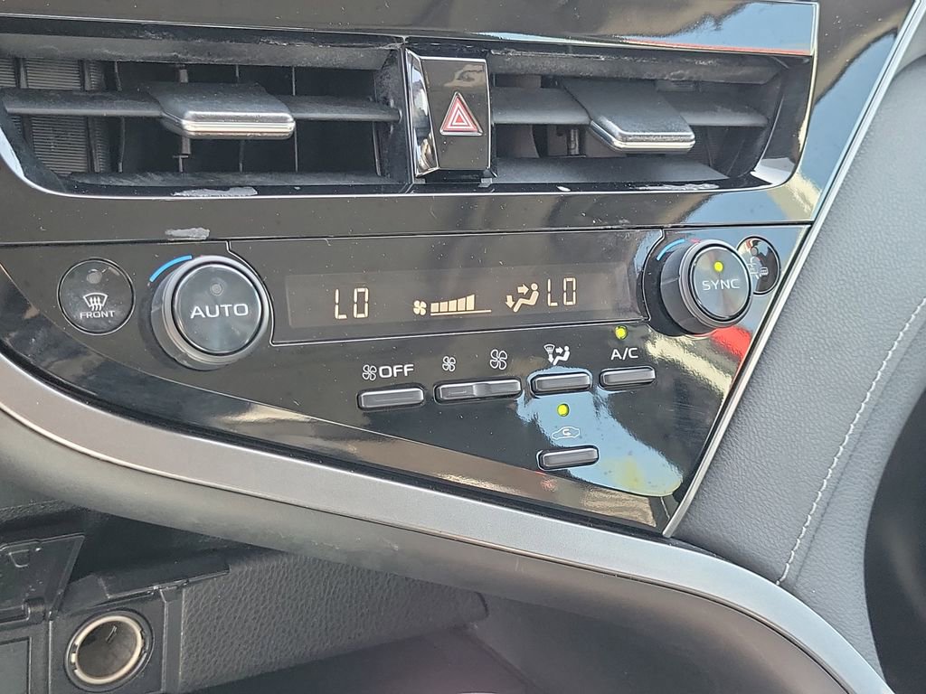 Used 2022 Toyota Camry SE w/ Audio Upgrade Package image 27