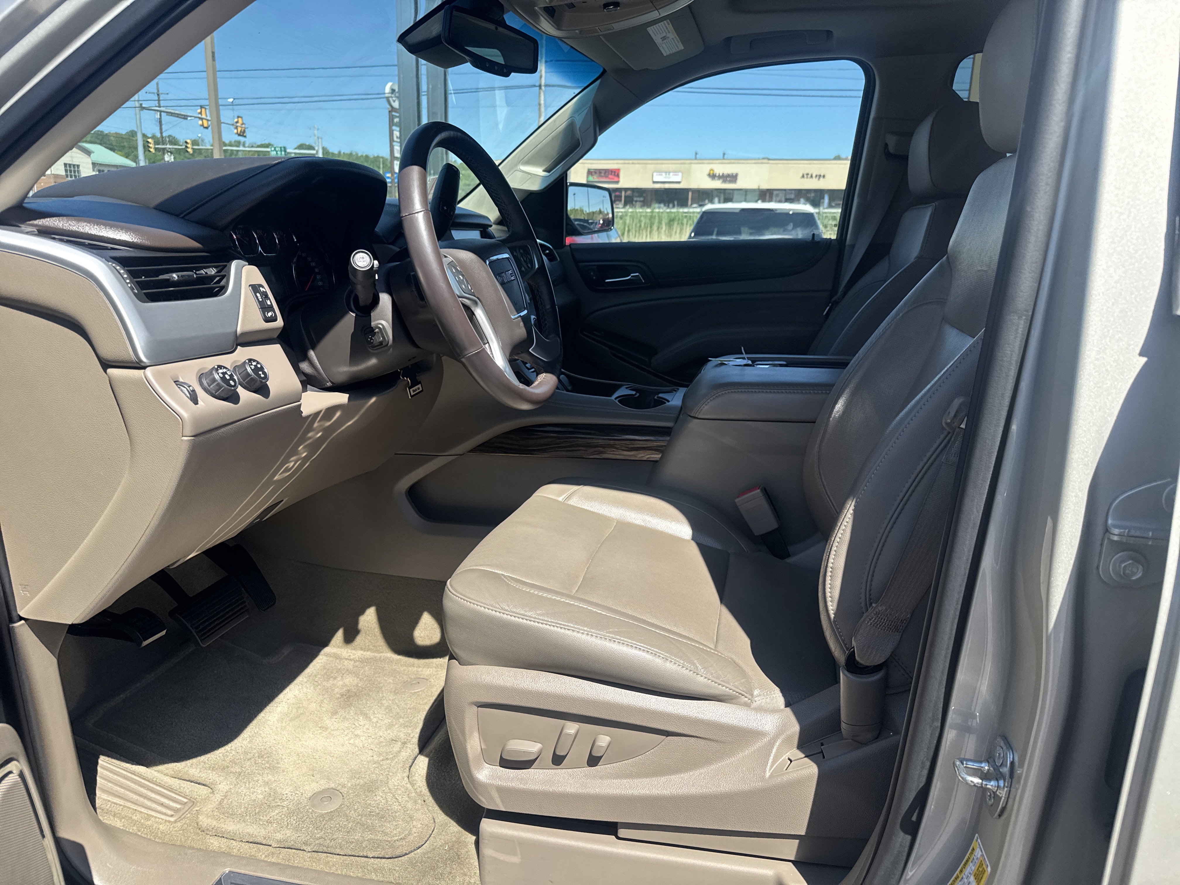 Used 2015 GMC Yukon SLT w/ Open Road Package AWD/4WD image 12