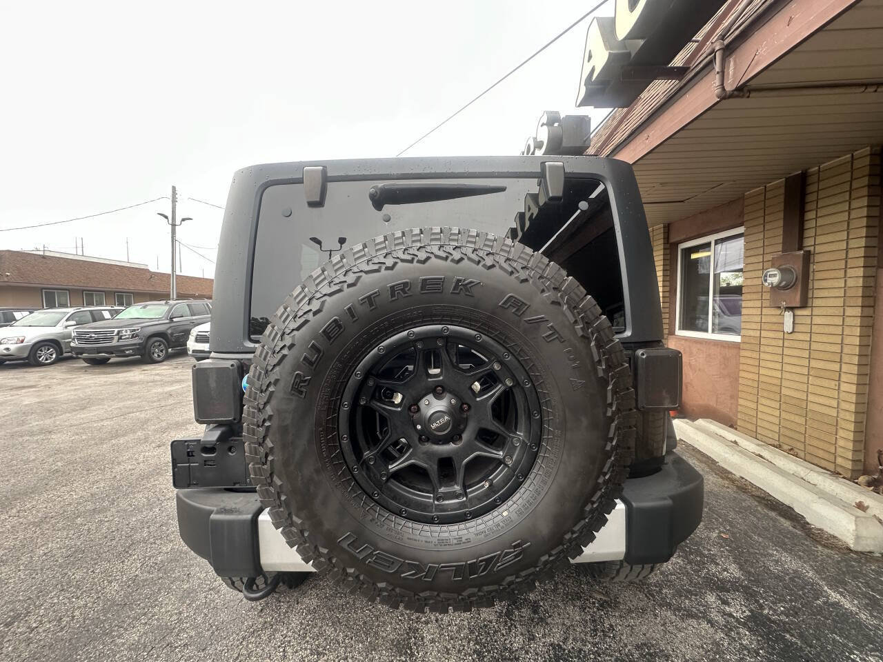 Used 2014 Jeep Wrangler Sahara w/ Connectivity Group AWD/4WD image 4