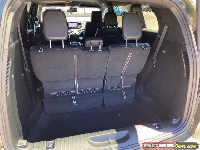 New 2027 Chrysler Pacifica Select AWD/4WD image 9