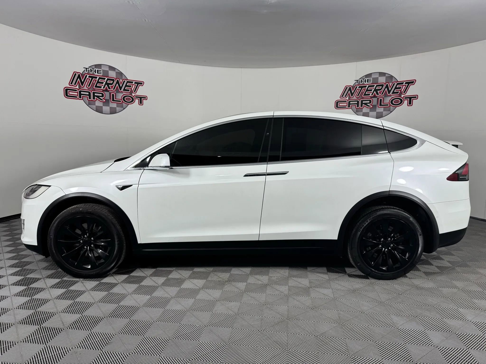 Used 2017 Tesla Model X 100D image 4
