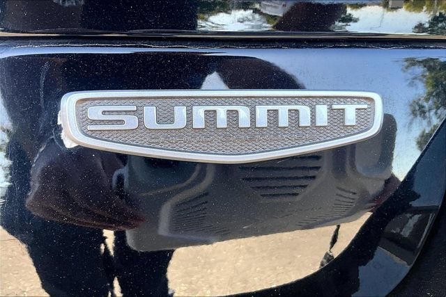 Used 2024 Jeep Grand Cherokee Summit AWD/4WD image 8
