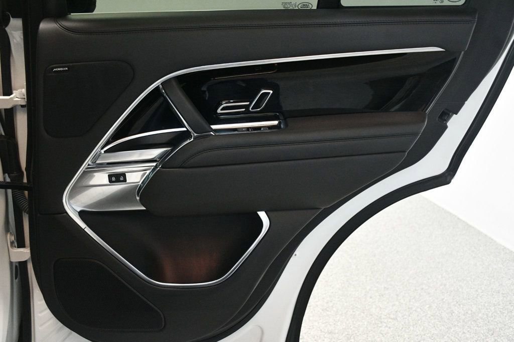 Used 2023 Land Rover Range Rover SE image 26