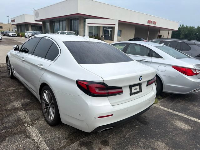 Used 2021 BMW 530i xDrive w/ Premium Package AWD/4WD image 2
