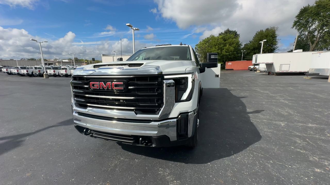 New 2025 GMC Sierra 2500 Pro w/ Convenience Package image 3