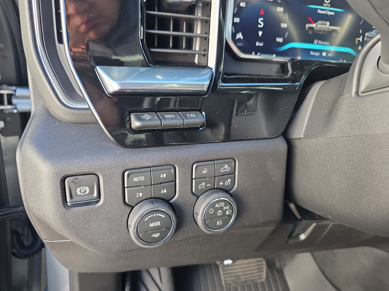 New 2026 Chevrolet Silverado 2500 LTZ w/ LTZ Premium Package image 24