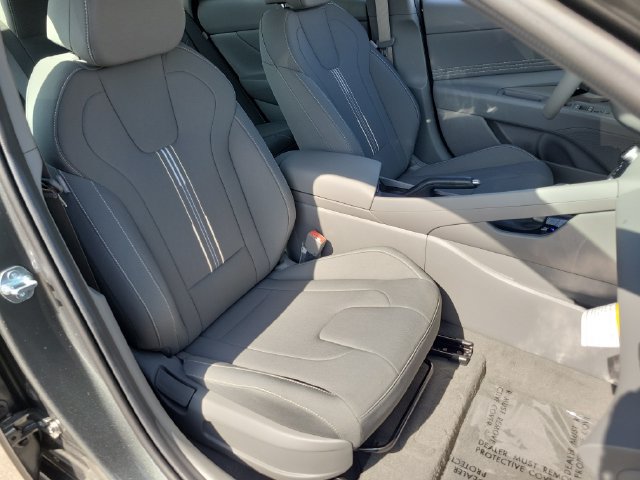 New 2026 Hyundai Elantra Sport FWD image 22