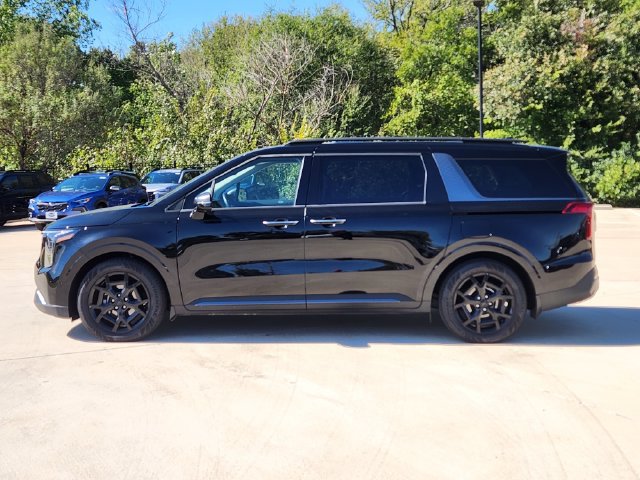 Certified 2026 Kia Carnival SX w/ SX Dark Edition Package FWD image 4