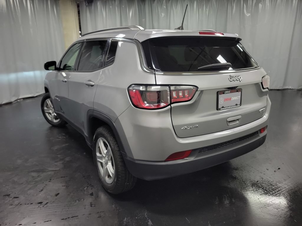 Used 2024 Jeep Compass Latitude AWD/4WD image 6