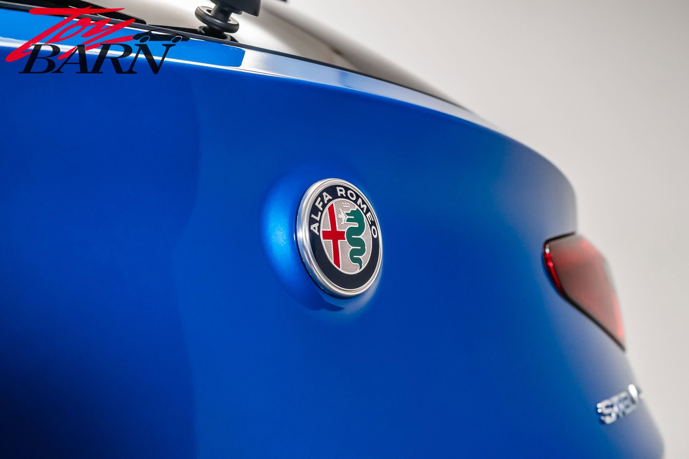 Used 2022 Alfa Romeo Stelvio Quadrifoglio image 12