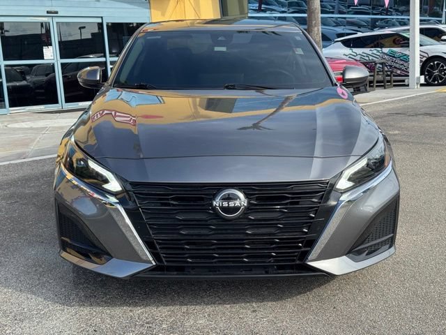 Used 2024 Nissan Altima 2.5 SV w/ SV Premium Package FWD image 6
