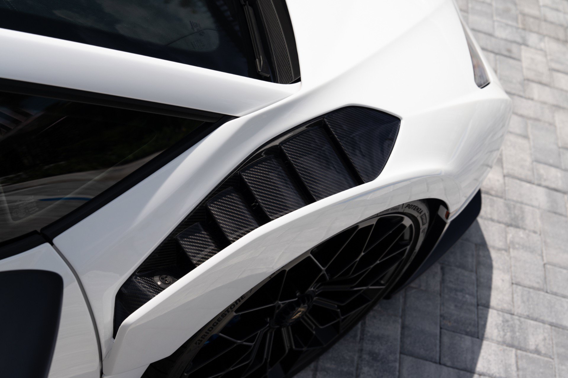 Used 2021 Lamborghini Huracan STO RWD image 52