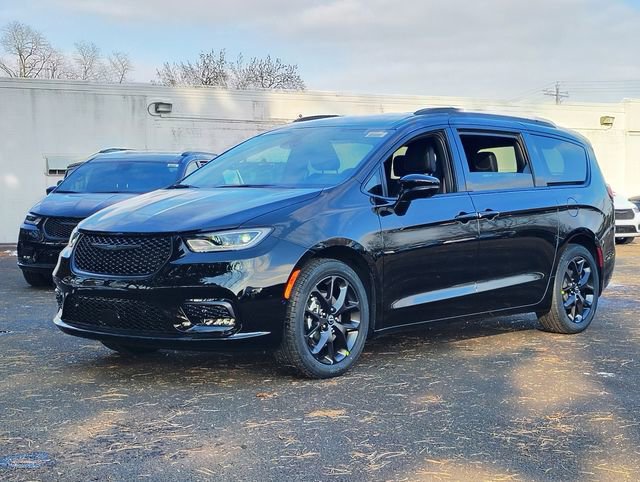 New 2026 Chrysler Pacifica Select w/ S Appearance Package FWD image 6