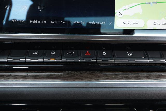 Used 2025 Chevrolet Silverado 1500 LT image 18