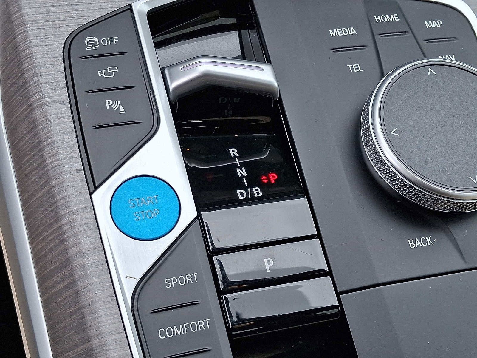 Used 2025 BMW i4 eDrive40 w/ Premium Package image 15