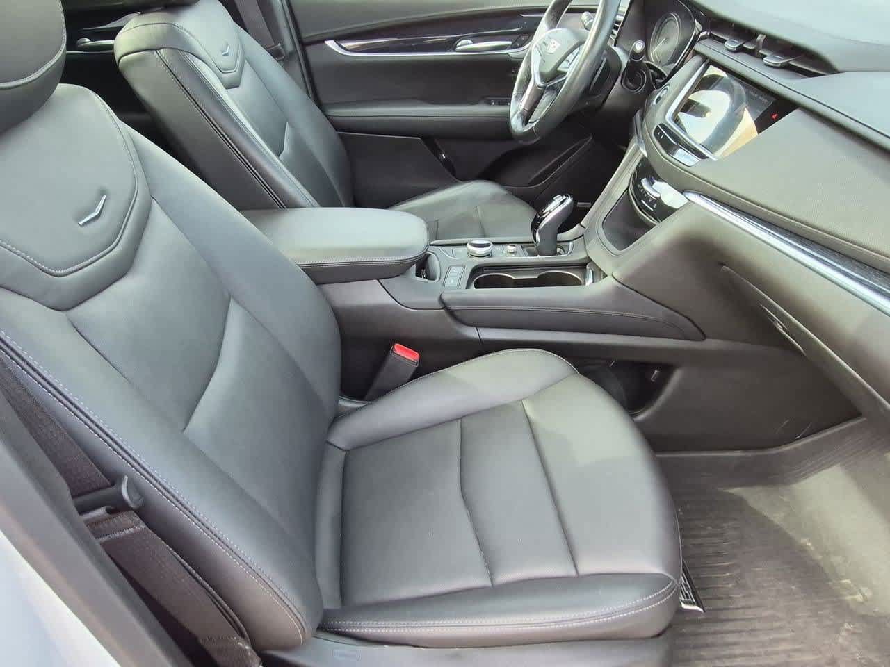 Used 2024 Cadillac XT5 Premium Luxury w/ Technology Package AWD/4WD image 23
