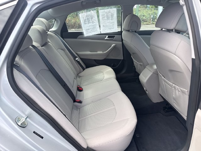 Used 2015 Hyundai Sonata SE FWD image 10