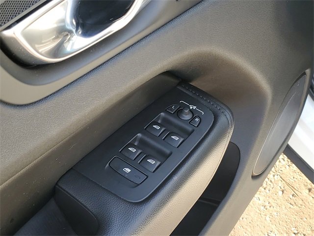 Used 2023 Volvo XC60 T8 Core w/ Climate Package image 18