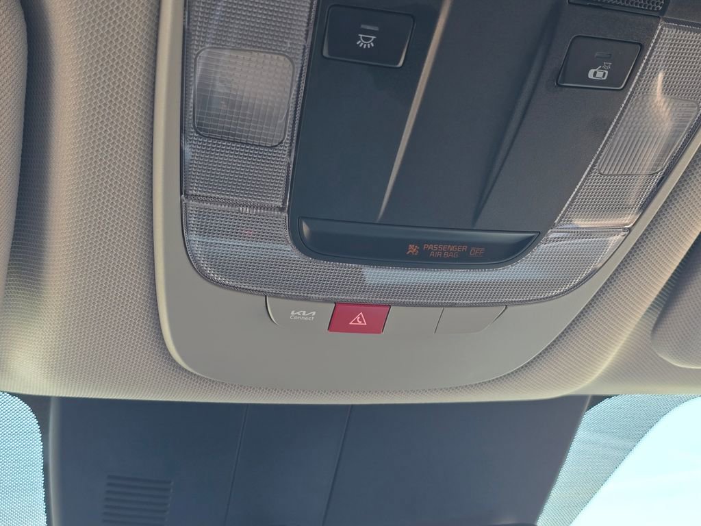 Certified 2025 Kia Sorento LX image 21