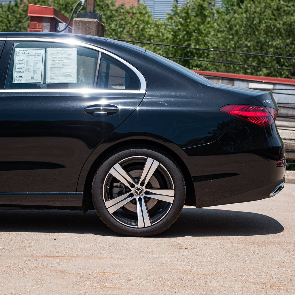 Used 2025 Mercedes-Benz C 300 4MATIC Sedan image 4