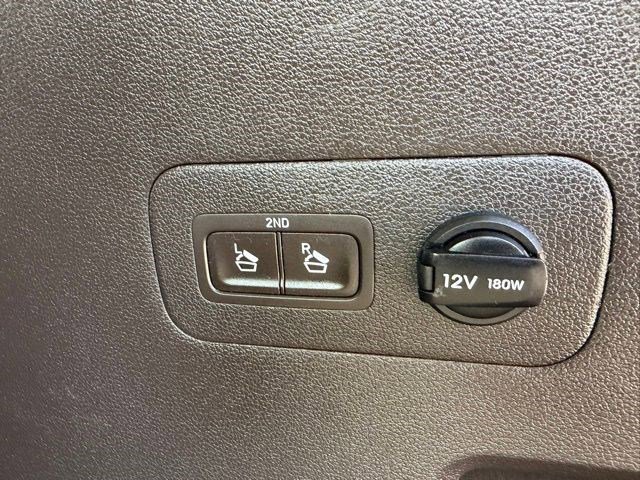 Used 2020 Hyundai Santa Fe Limited image 18
