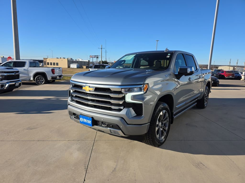 Used 2024 Chevrolet Silverado 1500 High Country w/ Z71 Off-Road Package image 3