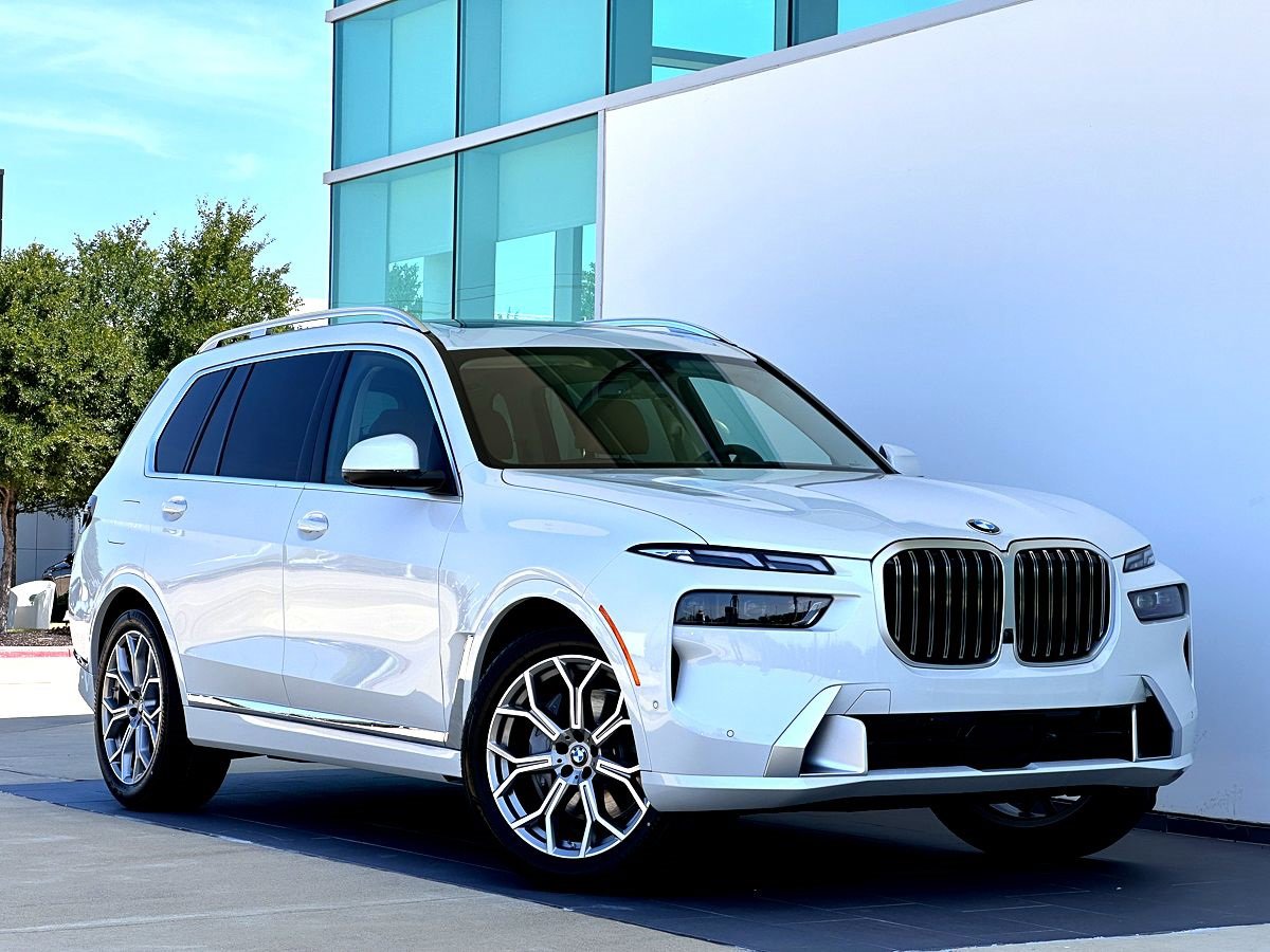 New 2026 BMW X7 xDrive40i