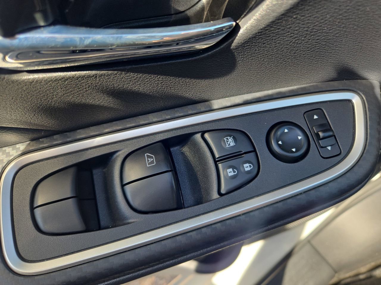 Certified 2025 Nissan Versa SR w/ Trunk Package image 25